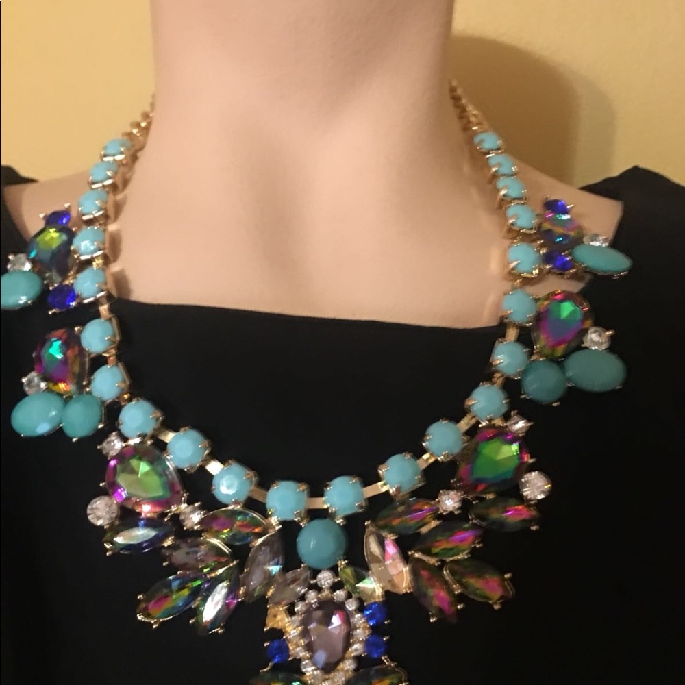 Statement necklace